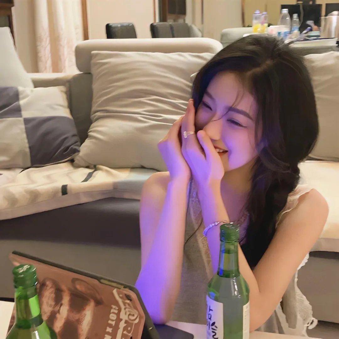 海归的假女友是野蔷薇